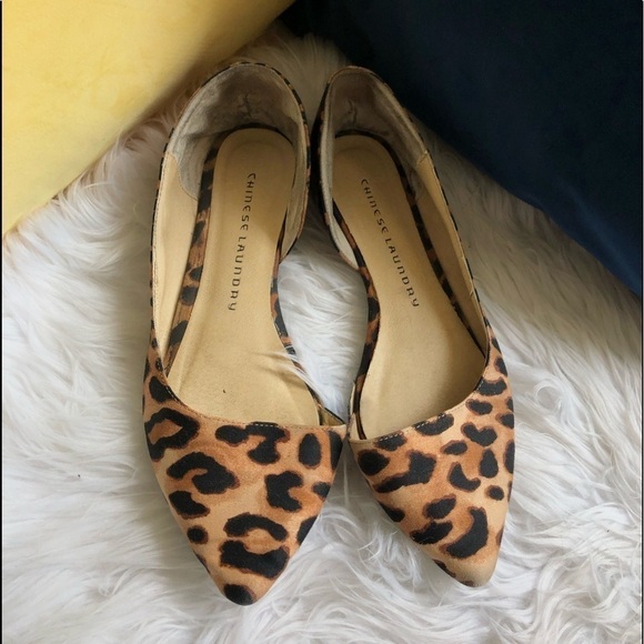 Chinese Laundry Cheetah Print Point Toe Flats - Picture 1 of 6